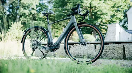 Cube Nuroad Hybrid C:62 Race 400X FE: карбоновий електробайк вагою 15 кг