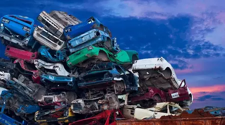 Євросоюз закриває «лазівки» для автобрухту: цифрові паспорти та обов’язковий ресайклінг