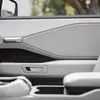 Миниатюра интерьера электрического Toyota Highlander 2027 вид 3