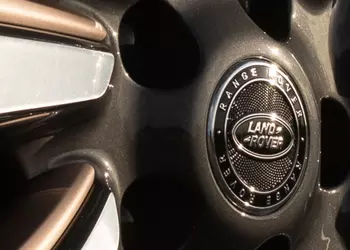 JLR начнёт устанавливать шины Pirelli из возобновляемых материалов на свои автомобили