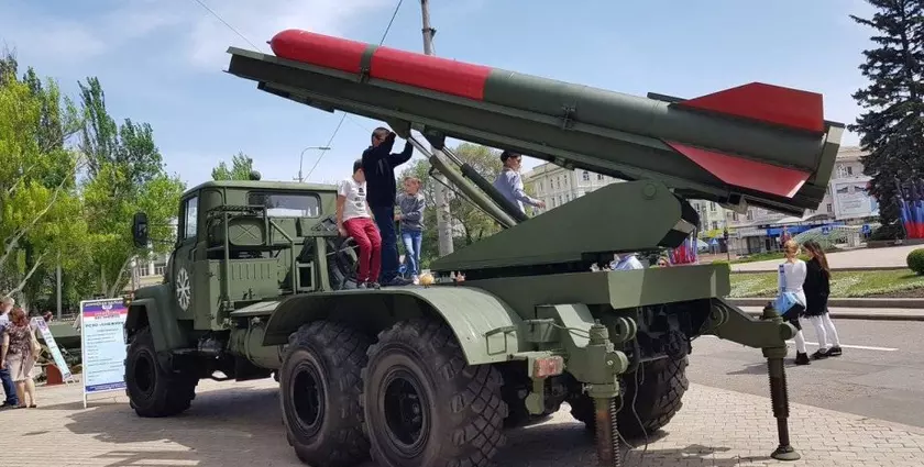 Российские войска начали использовать новые самодельные реактивные системы «Снежинка» с 324-мм ракетами дальностью пуска 9,6 км
