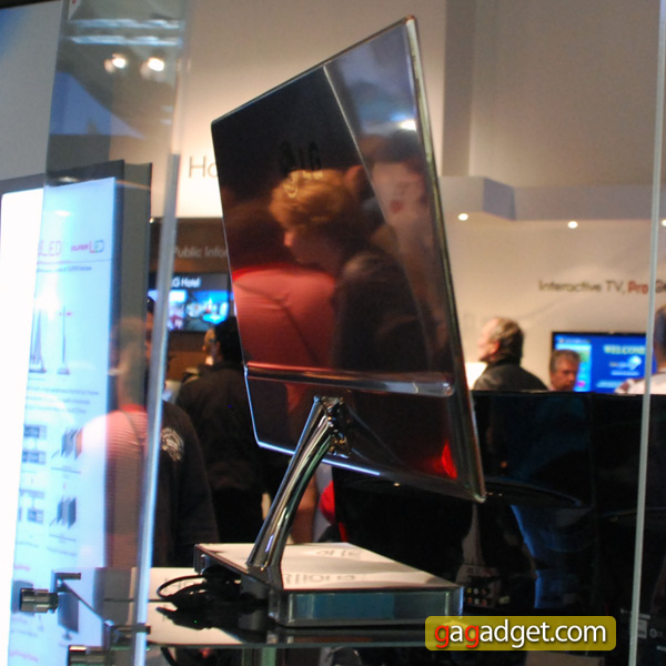 LG_E90_03.jpg
