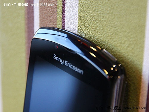 XPERIA_Play_09.jpg