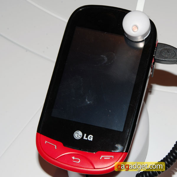 LG_T500_04.jpg