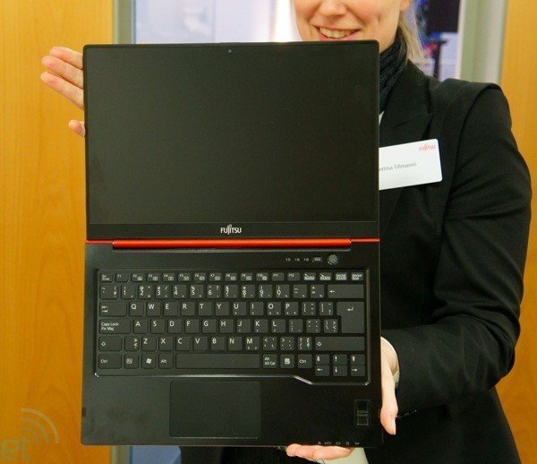 fujitsu032.jpg