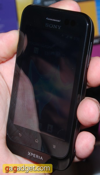 SonyXperiaTipo_01.jpg