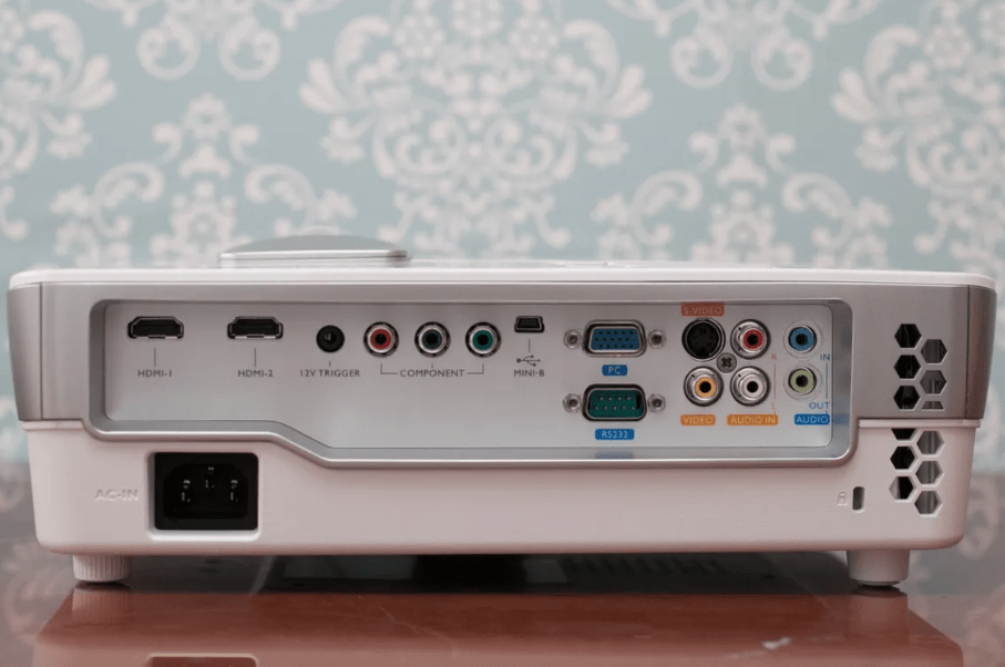 BenQ W1070 or TH575