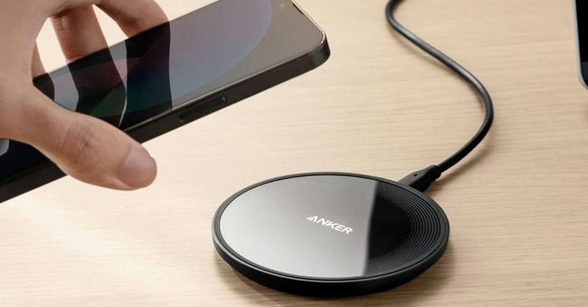 Chargeur sans fil Anker 315 fonctionnant avec otterbox defender