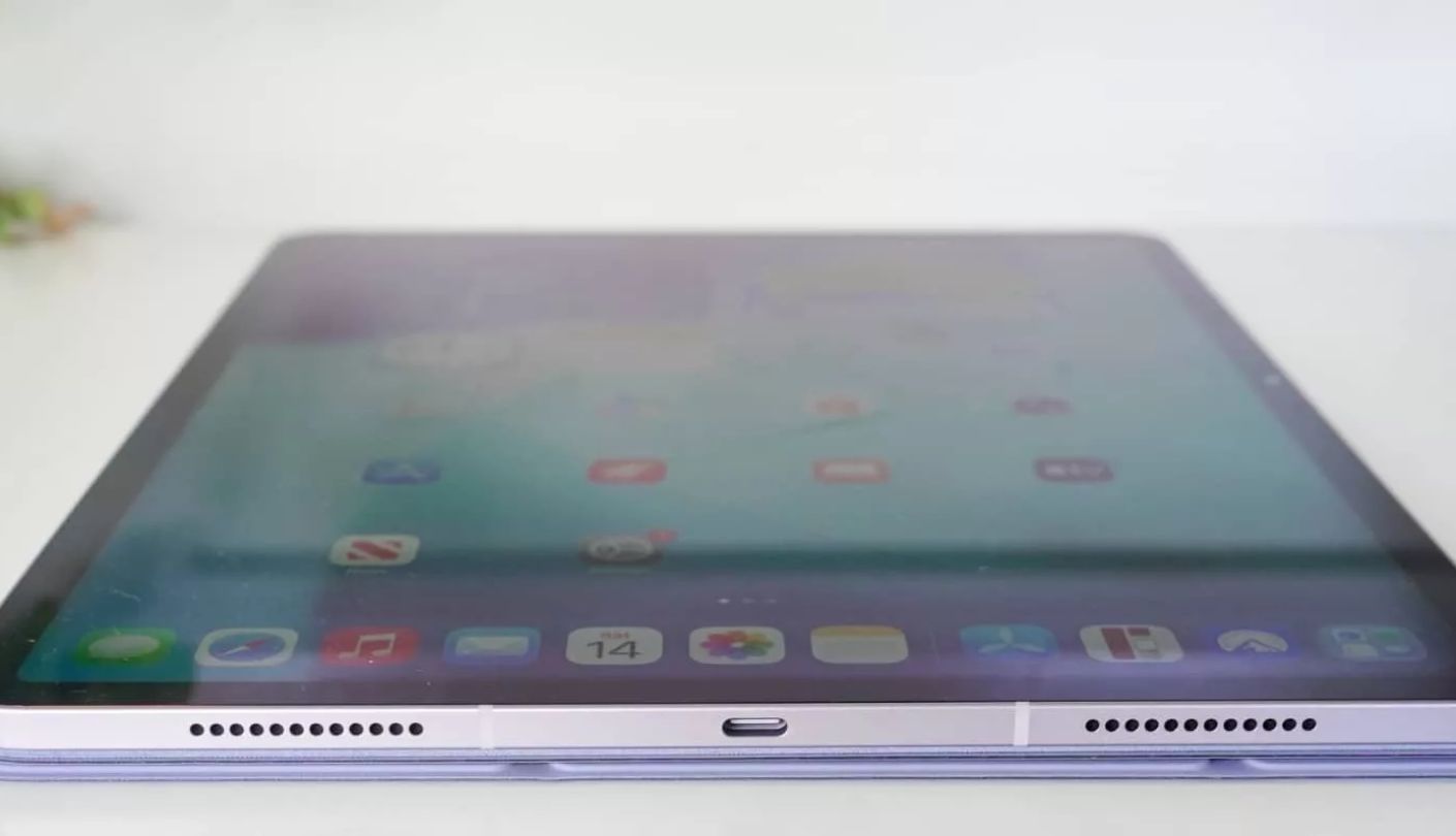 Apple iPad Air 11-inch (M4) tablet for facetime