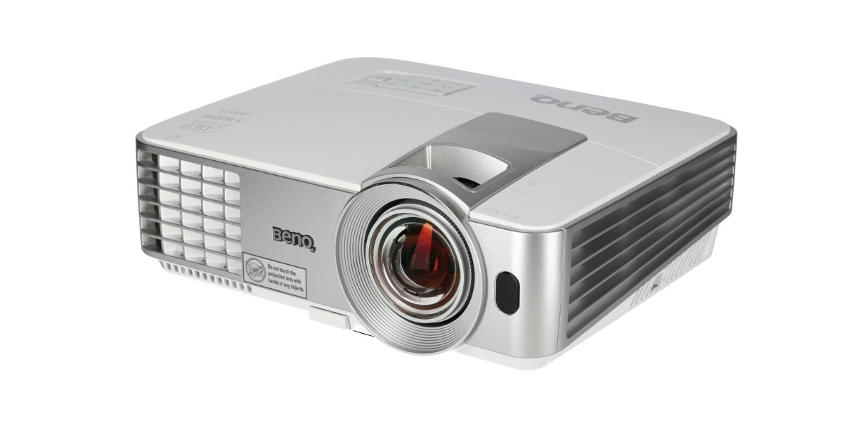 BenQ MW632ST 4k projector for golf simulator