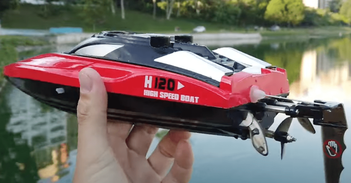 DEERC H120 Fast remote control boat for pool