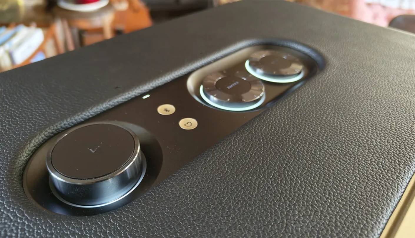 JBL Authentics 500 home speaker Alexa built-in
