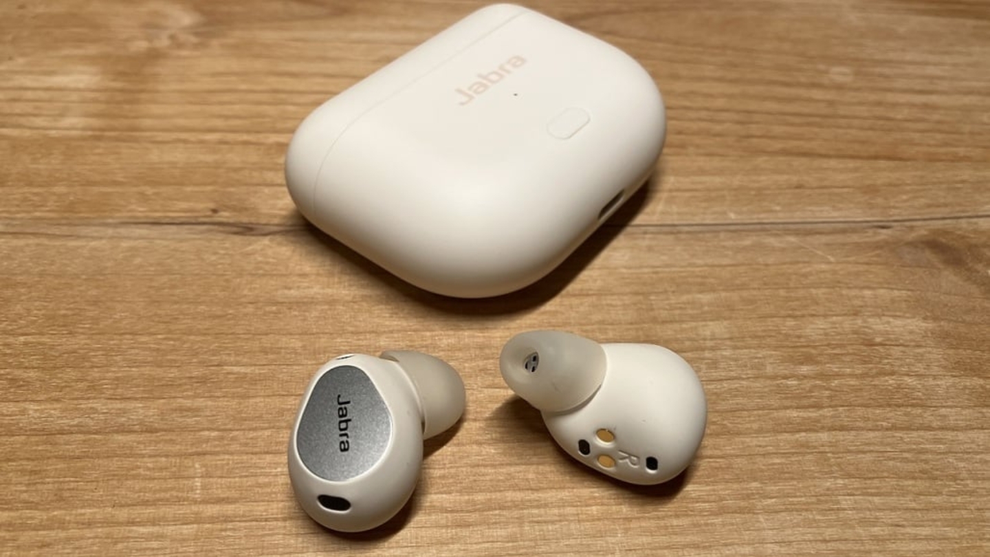 Jabra Elite 10 Gen 2 earbuds for daily commute