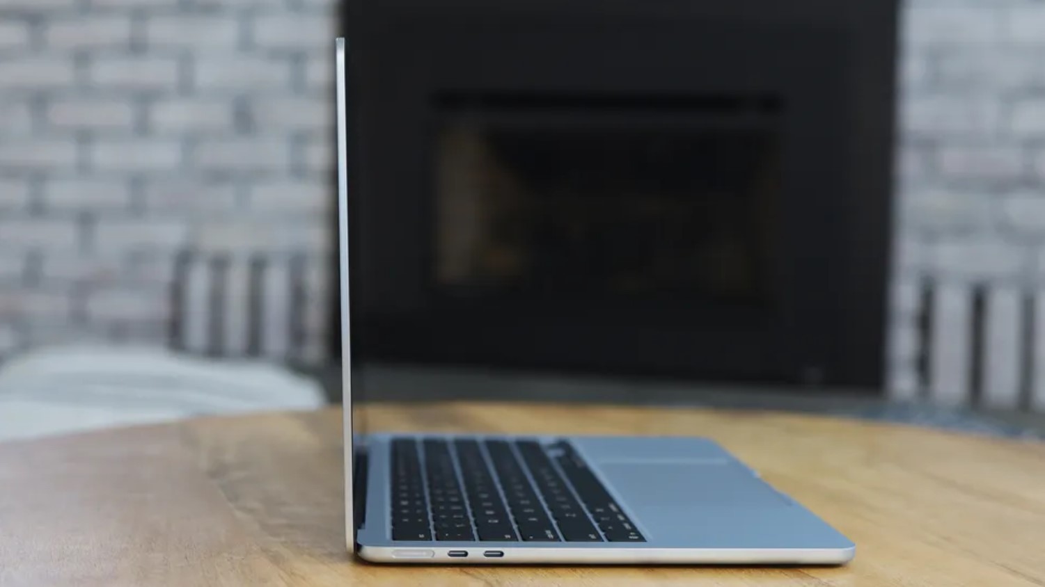 Apple Macbook Air M4 or Dell XPS 13