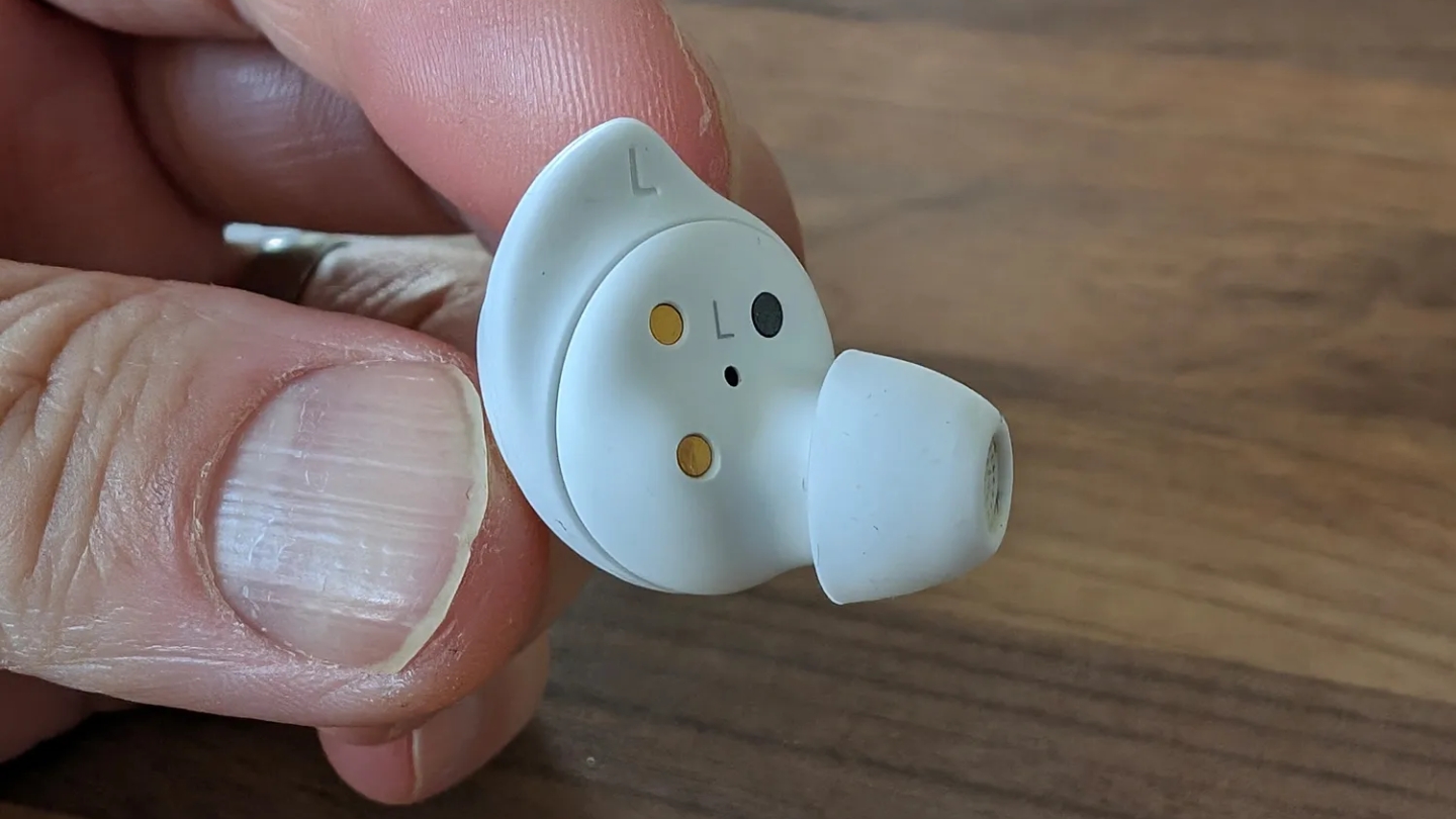 Samsung Galaxy Buds FE cheap wireless earbuds review