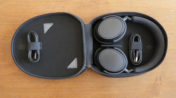 Sennheiser Accentum Plus Wireless premium sound headphones