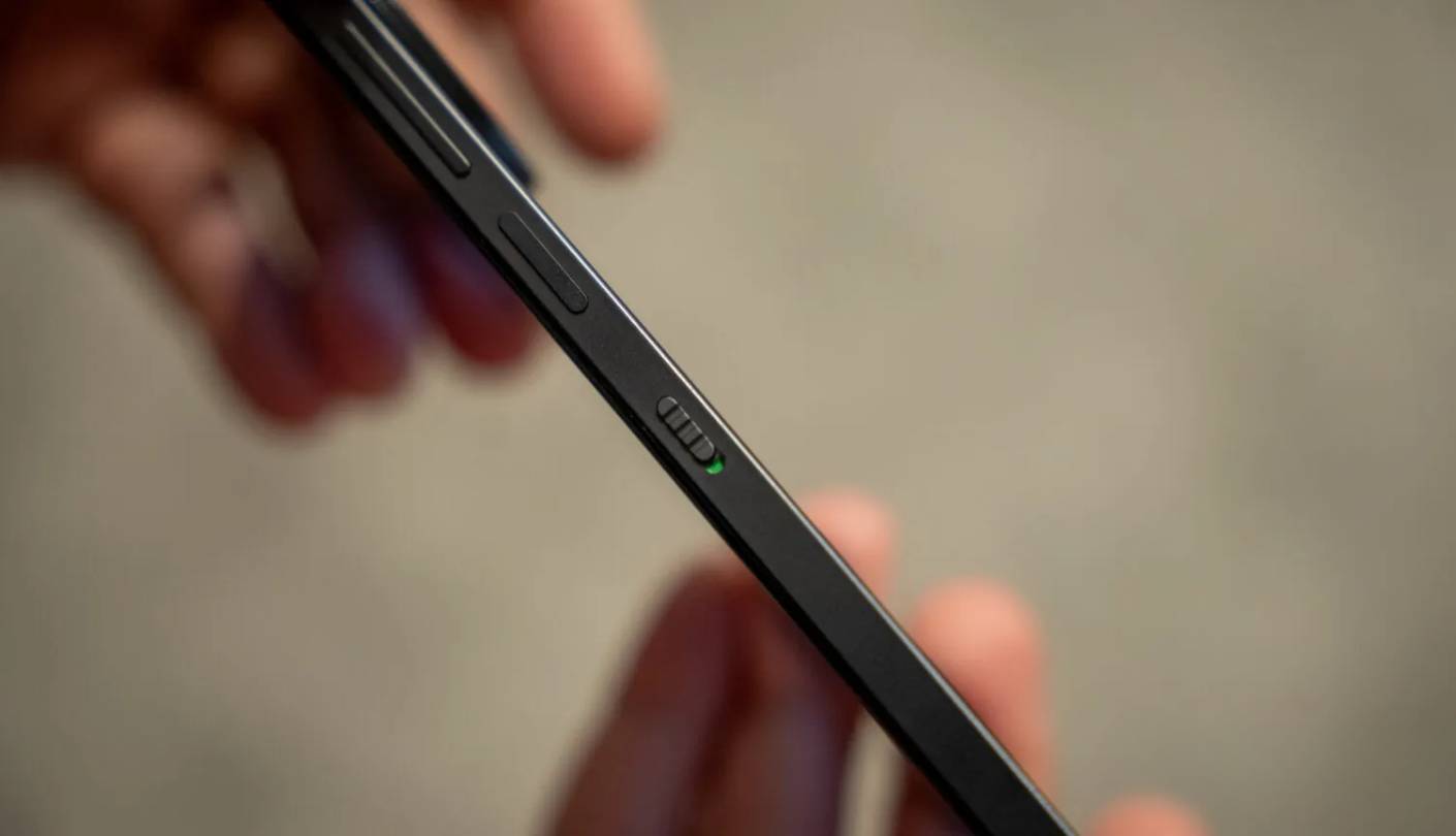 TCL 60 XE NXTPAPER affordable 5G smartphone