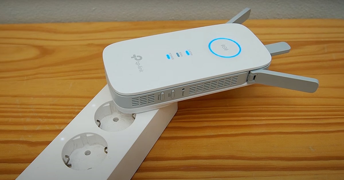 TP-Link AC1900 (RE550) top WiFi extenders for Spectrum