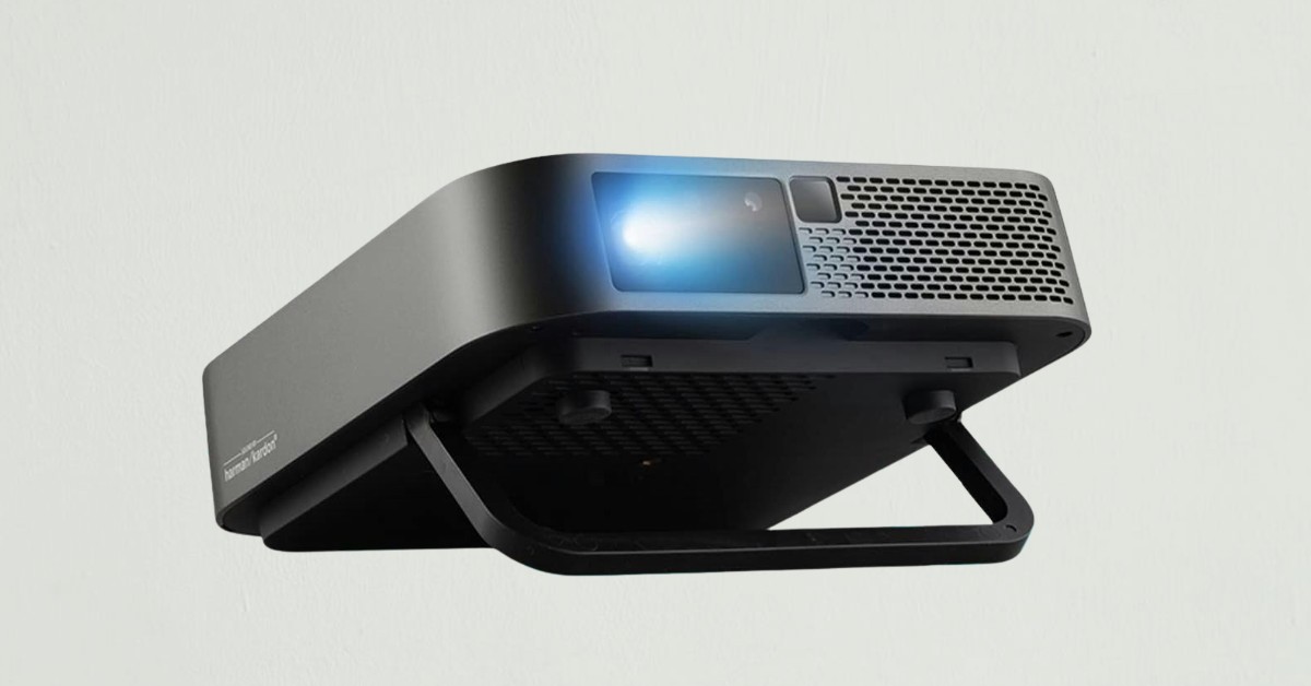 ViewSonic M2e van life projector