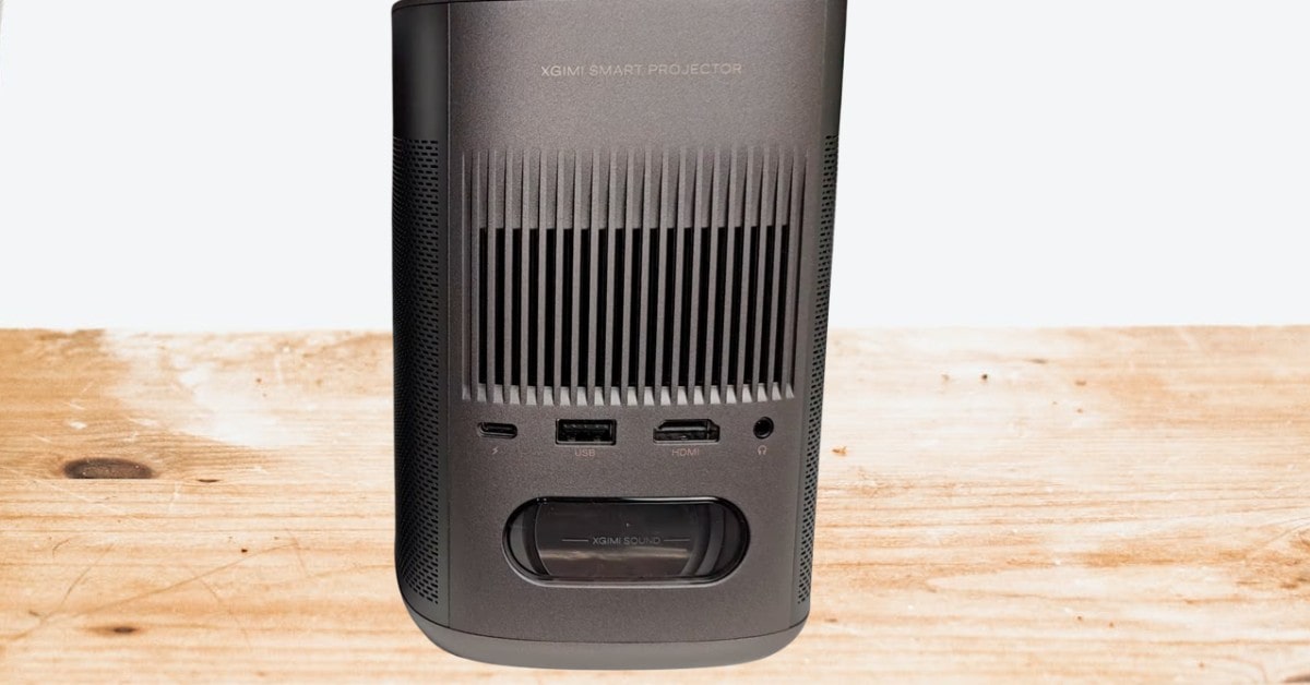 XGIMI MoGo 2 Pro garage door projector