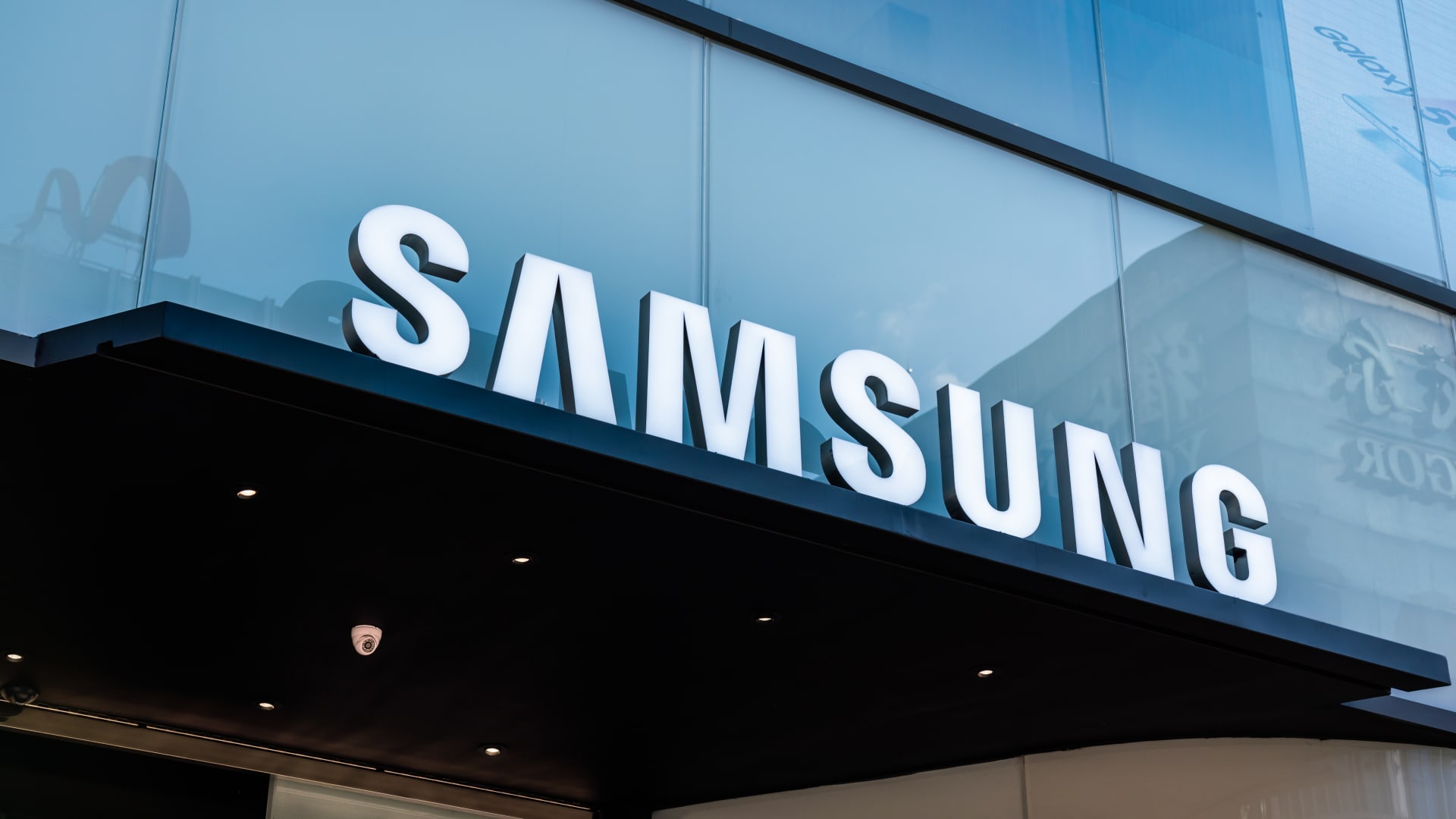 Samsung refuses to sell old chip-making equipment over US concerns