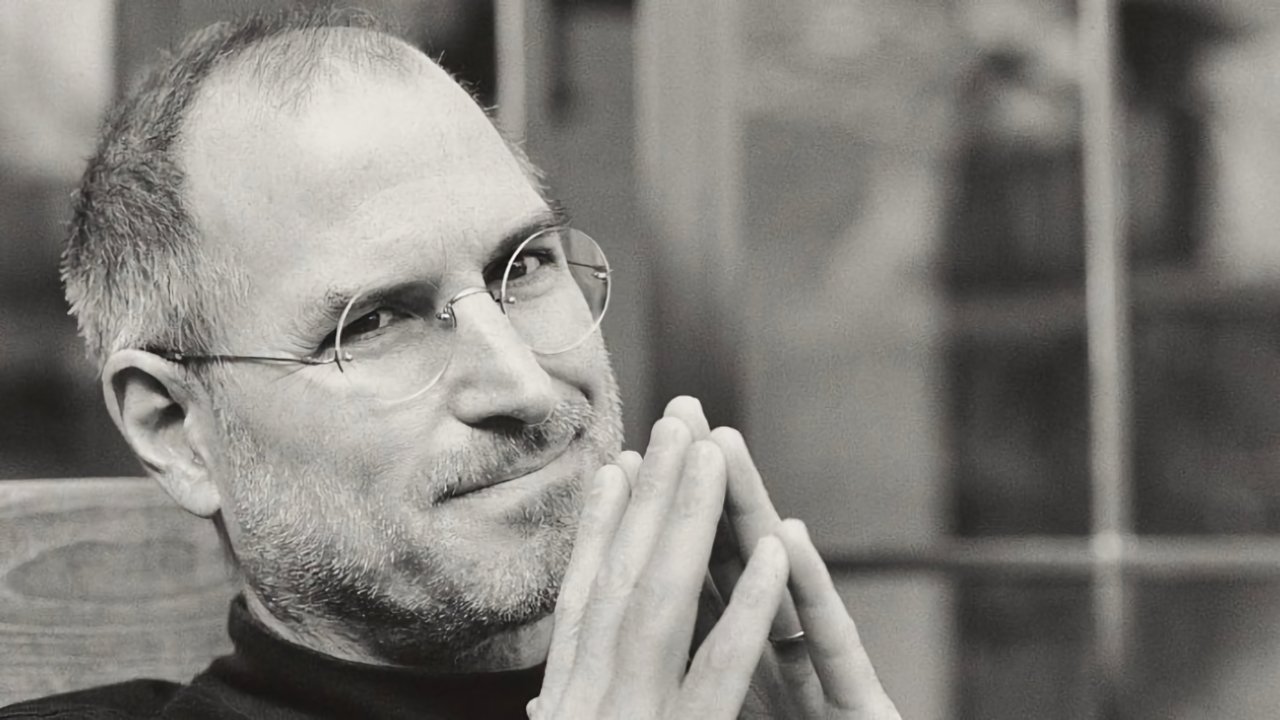 Steve Jobs' suit from the 1984 Macintosh advert is up for auction for $30,000 (photo)