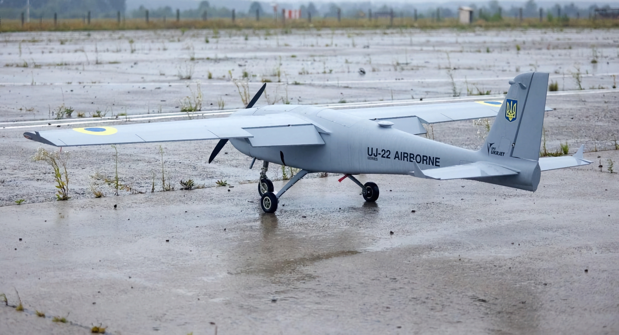 Les services de sécurité ukrainiens ont utilisé 18 drones pour attaquer un camp militaire en Russie, avec environ 80 pièces d'équipement à bord.