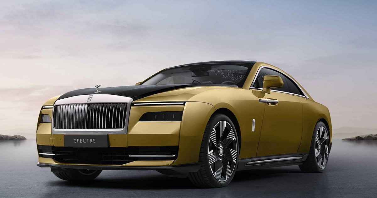 La Spectre est la première Rolls-Royce entièrement électrique avec un moteur de 577 chevaux, une autonomie de 420 km et une accélération de 4,4 secondes pour atteindre 100 km/h.