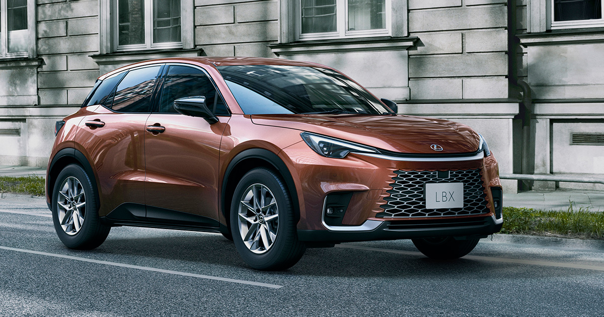 Premier regard sur le Lexus LBX : une nouvelle ère dans le design d'un constructeur automobile de renom