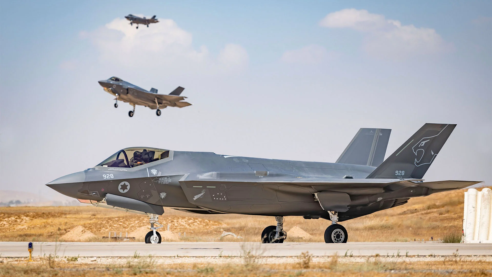 Винищувач п'ятого покоління F-35 Lightning II здійснив перше у своїй історії перехоплення крилатої ракети