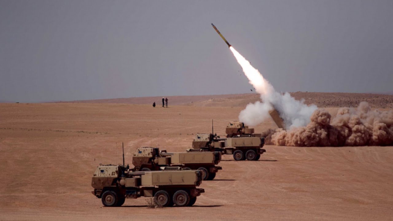 Le ministère russe de la défense rapporte la destruction de deux systèmes de missiles HIMARS - ils étaient situés au premier étage d'un immeuble de bureaux