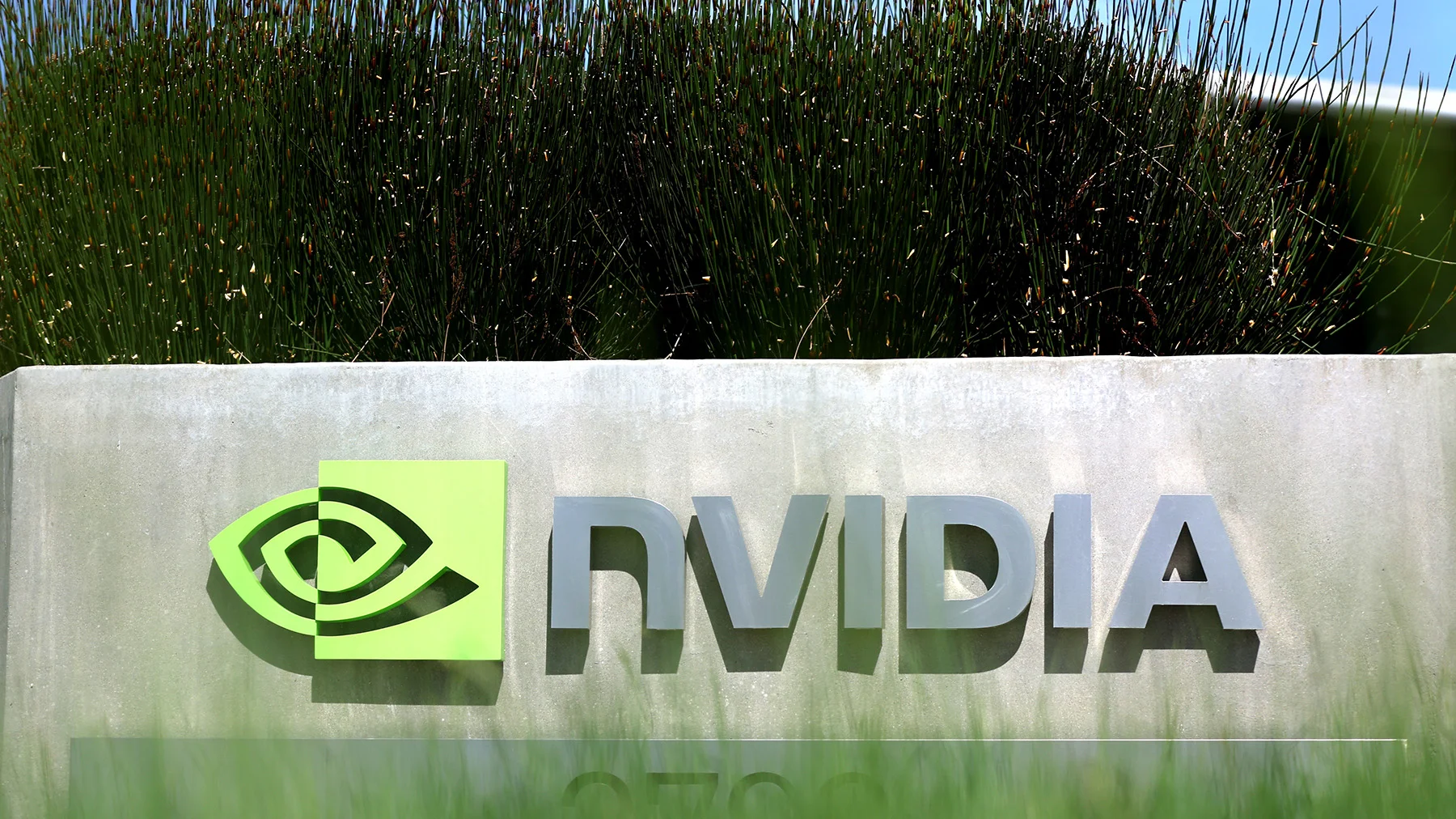 NVIDIA закрила офіс у Росії та розриває угоду зі співробітниками, які відмовляються залишати країну