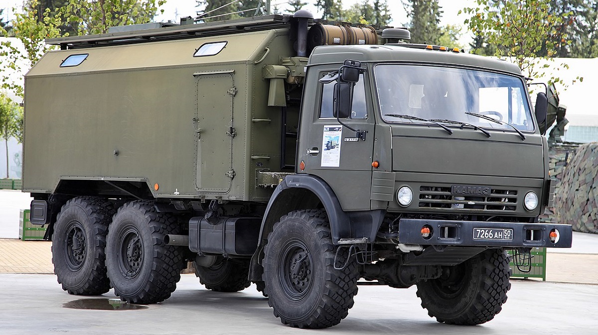 Американська ракетна система HIMARS знищила рідкісну російську станцію радіоелектронної боротьби РБ-636М2 "Свет-КУ"