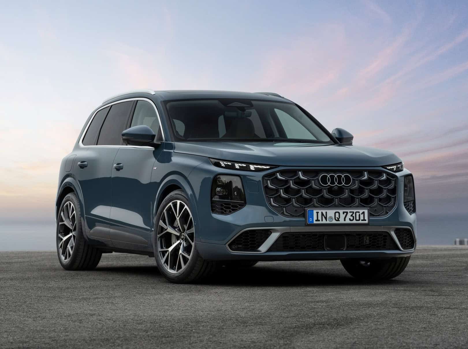 Передняя часть новой Audi Q7