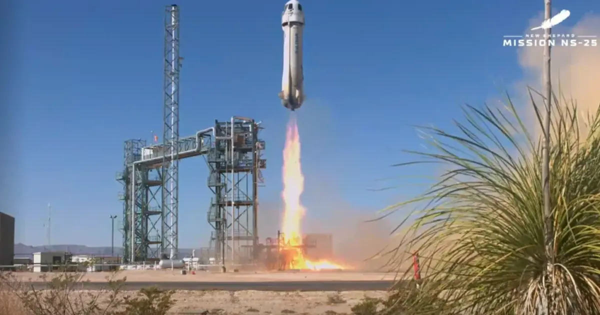 Blue Origin відправила туристів у космос після дворічної перерви: Сьомий успішний політ екіпажу