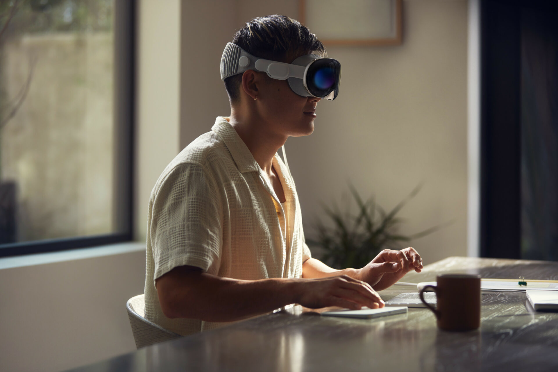 Дочекалися: гарнітура Apple Vision Pro виходить за межами США