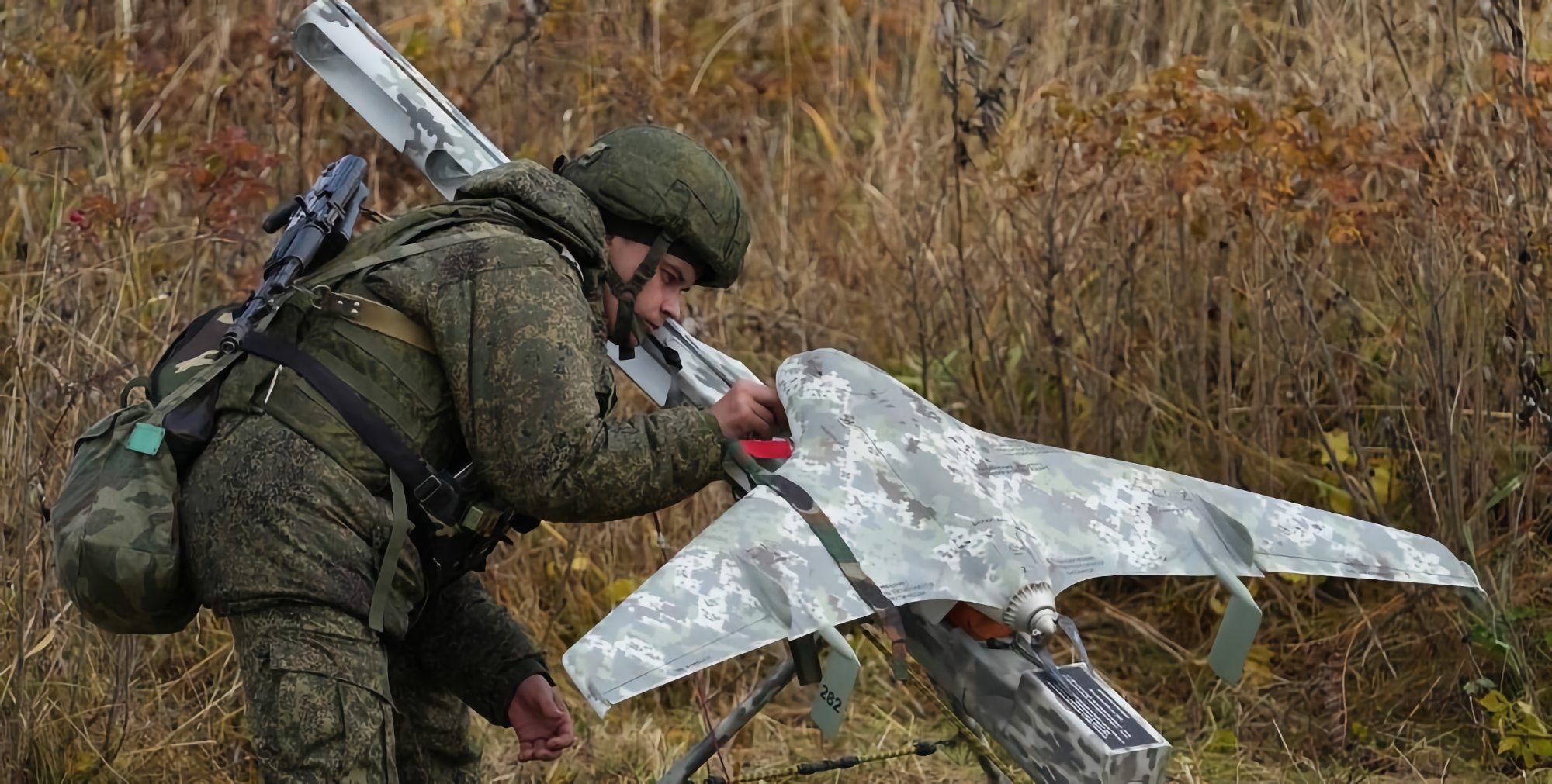 Les forces armées ukrainiennes ont utilisé le canon anti-drone EDM4S Sky Wiper pour abattre le drone de reconnaissance russe Eleron-3.