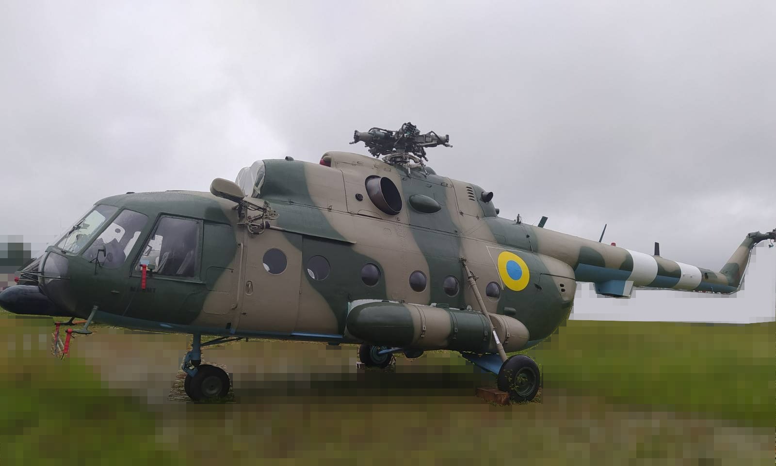 Латвія передала Україні по два вертольоти Мі-17 та Мі-2