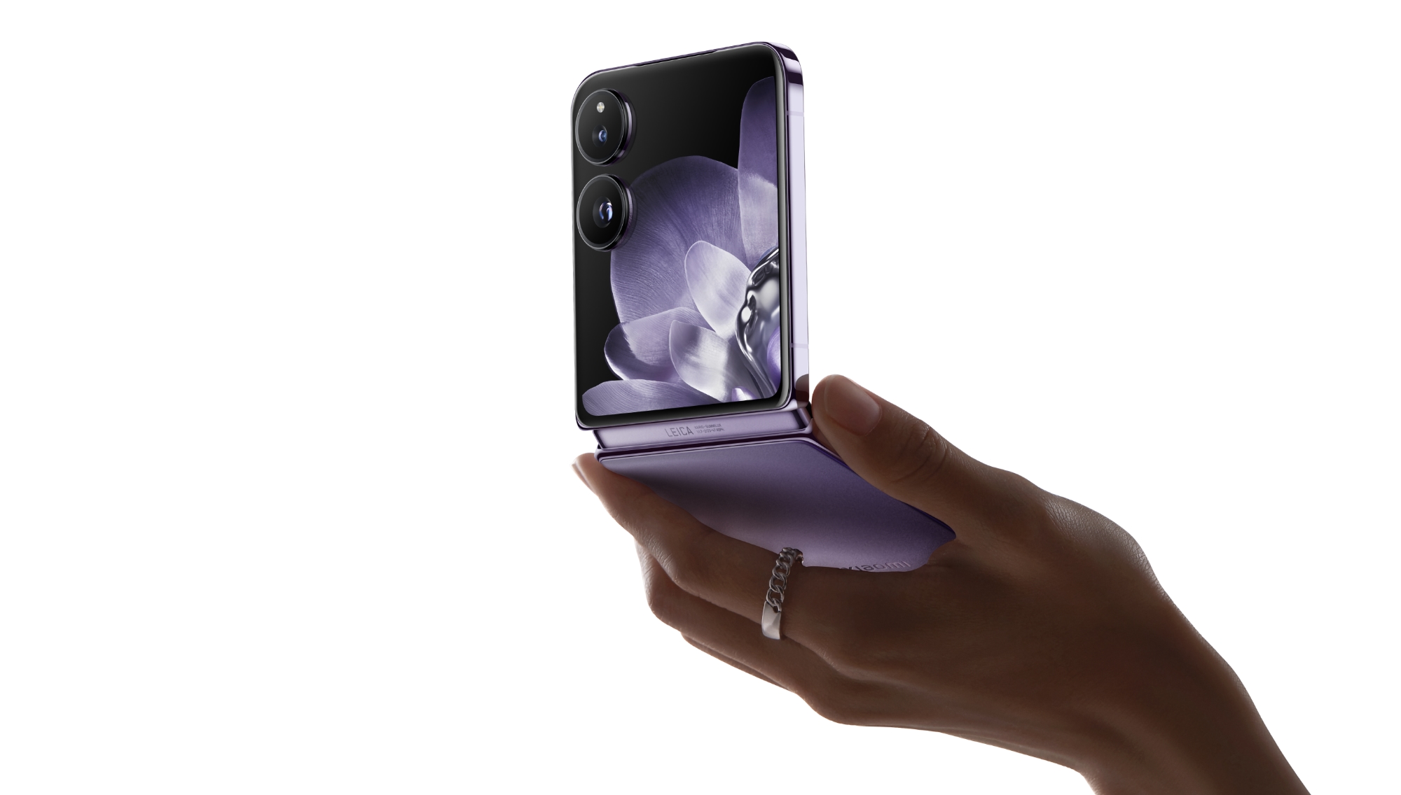 The global version of the Xiaomi MIX Flip has appeared on retailer Wonda Mobile's website with a price tag of $1189