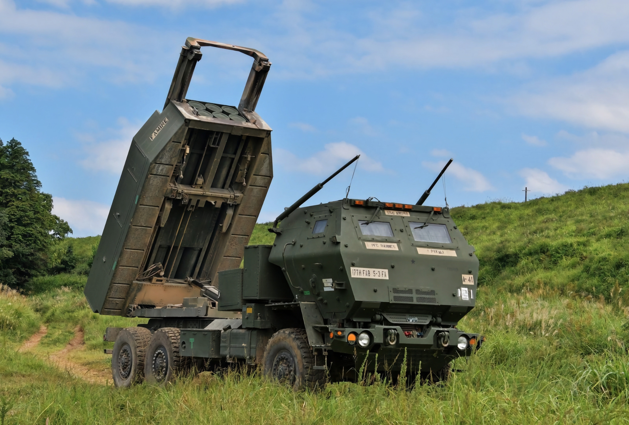 L'Allemagne va acheter aux États-Unis trois lance-roquettes multiples HIMARS et les transférer aux forces armées ukrainiennes