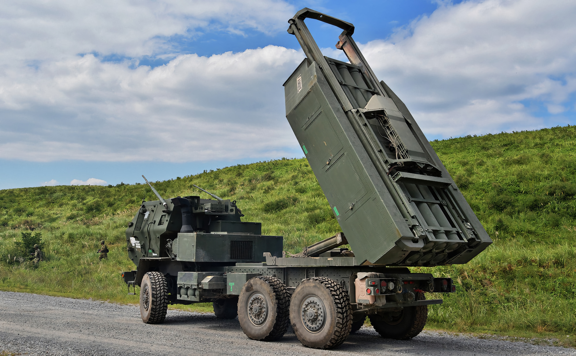 ЗСУ почали використовувати з РСЗВ HIMARS і M270 ракети M30A1: вони мають бойову частину зі 182 000 осколками з карбіду вольфраму та здатні вражати цілі на відстані до 92 км