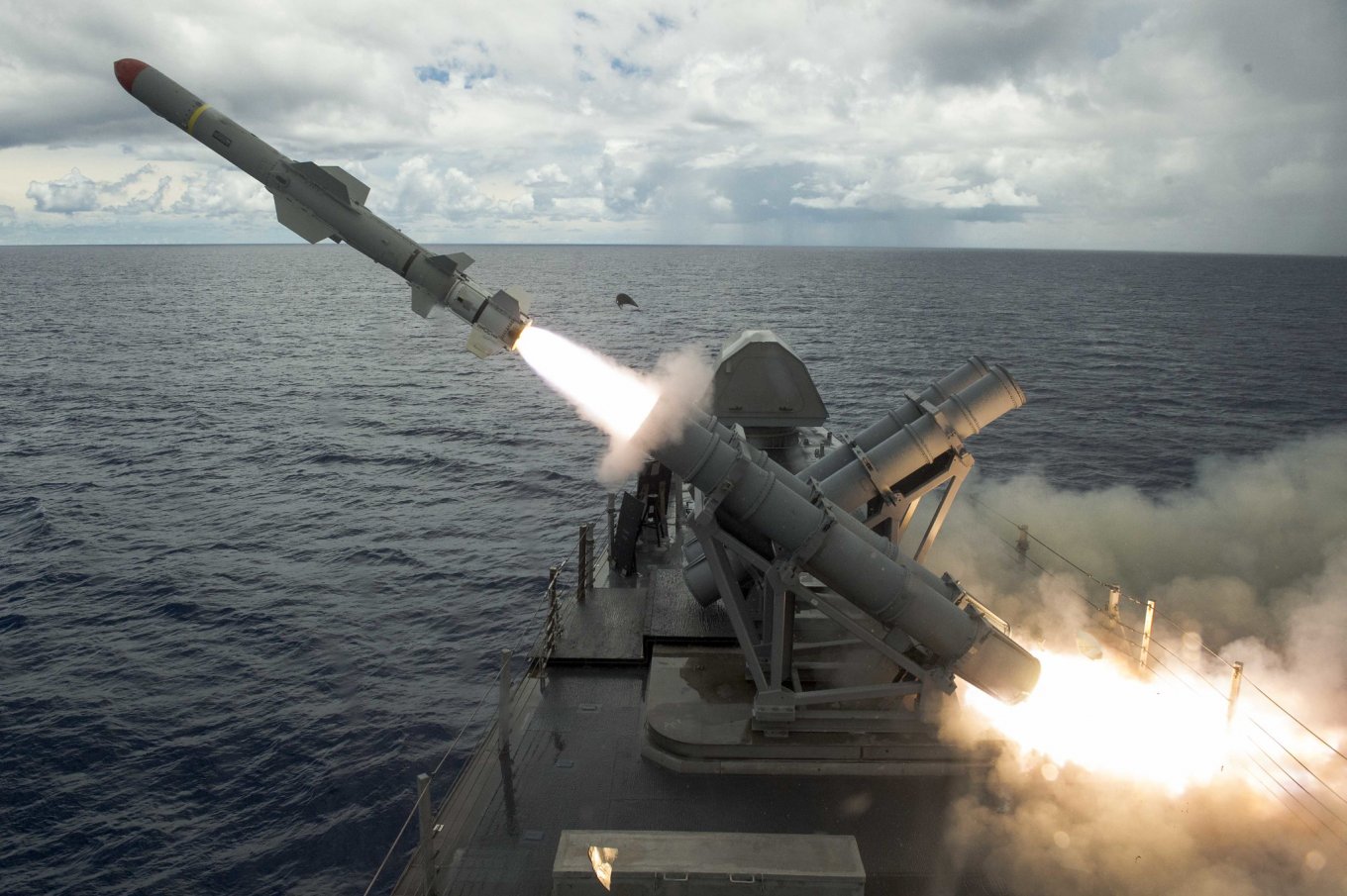Missiles anti-navires Harpoon, hélicoptères de combat et chars: 20 pays ont annoncé une nouvelle assistance militaire à l'Ukraine
