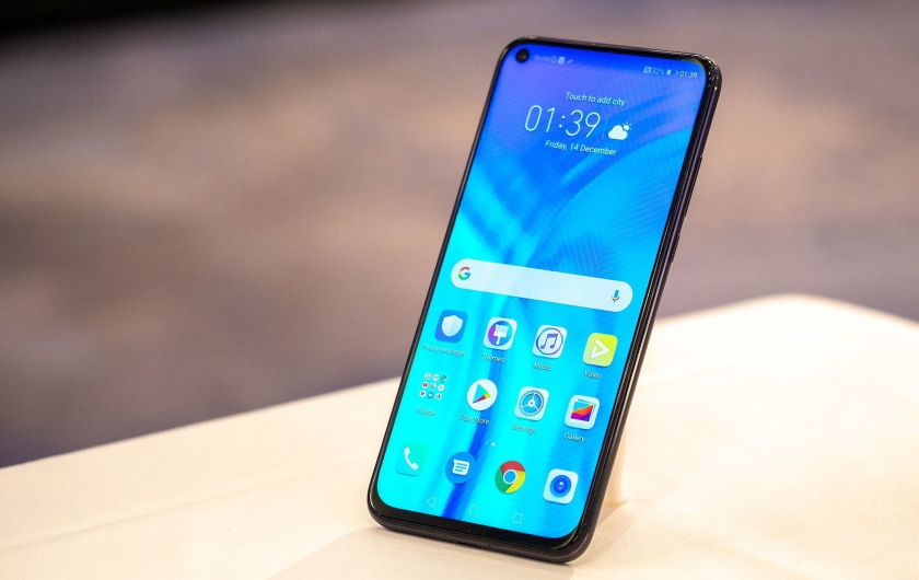 Инсайдер: Honor V30 5G получит «дырявый» IPS-дисплей на 90 Гц и сканер отпечатков пальцев на боковой стороне