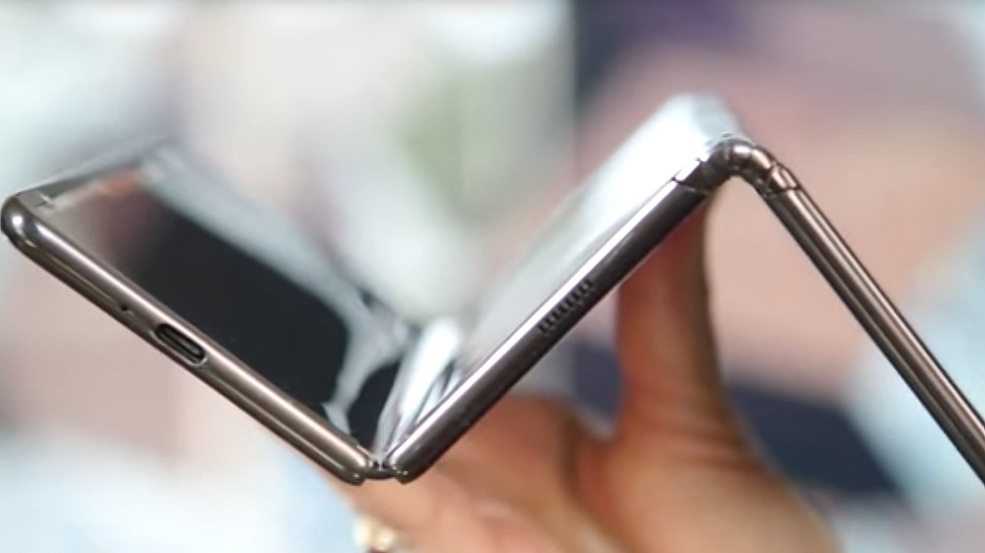 Huawei to launch the world's first triple-folding mobile phone