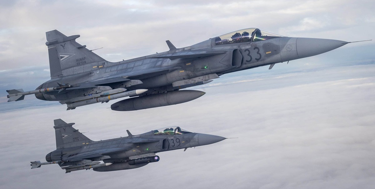 Brazil is ready to buy 24 old F-16 Fighting Falcon fighters instead of new JAS-39E/F Gripen fighters