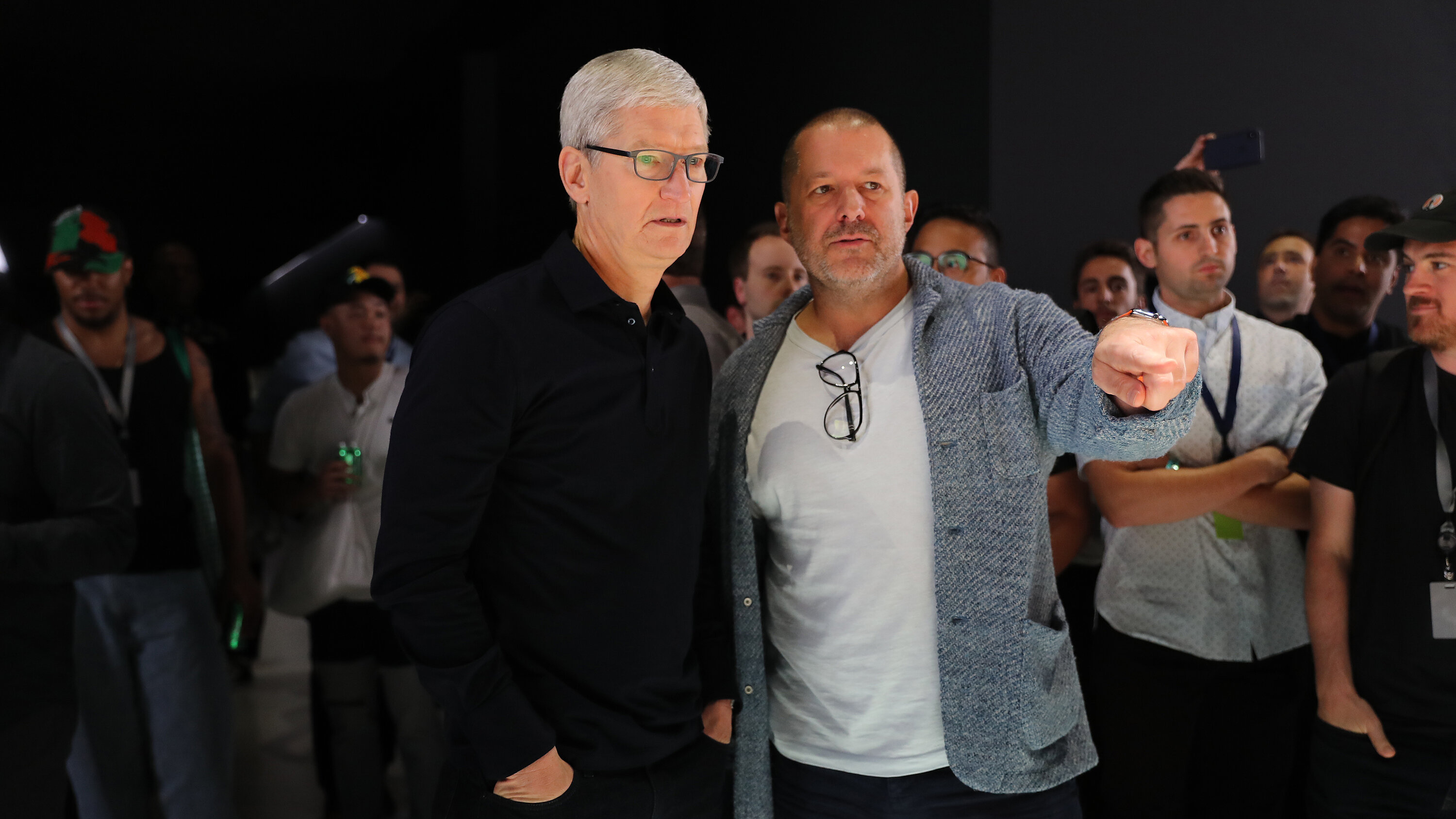 Джоні Айв знову працює з Apple: він став продюсером мультфільму для Apple TV+ з Ідрісом Ельбою, Вуді Гаррельсоном і Джей Джей Абрамсом