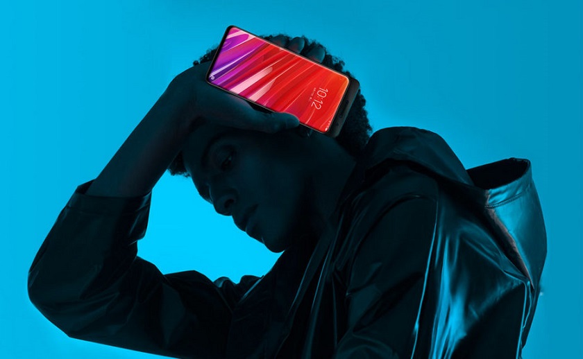 Раскрыта дата анонса Lenovo Z5s: смартфона с дыркой в экране и тройной камерой