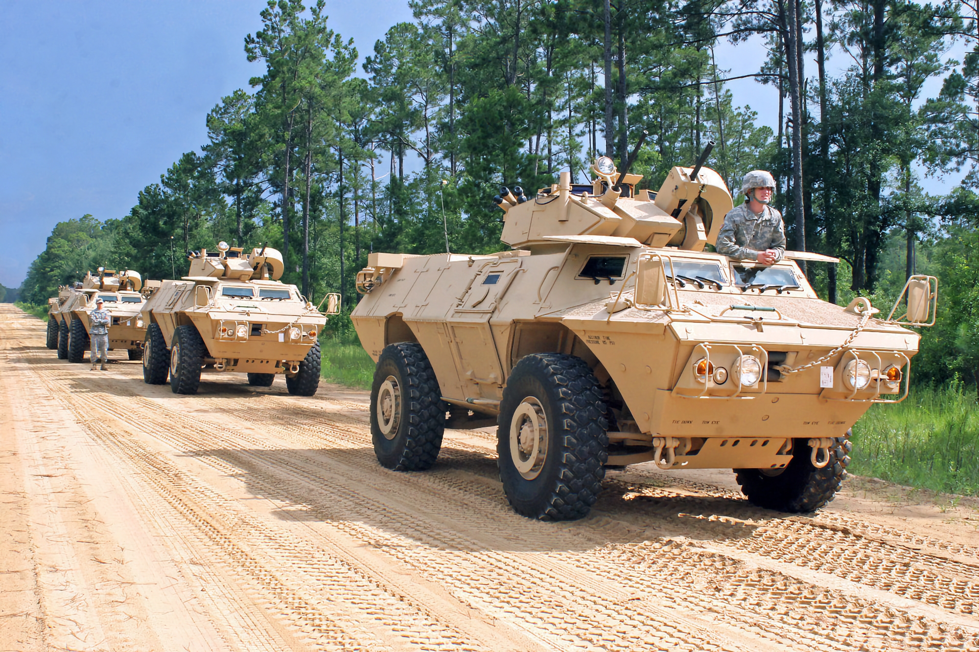 Les forces armées ukrainiennes ont reçu des véhicules blindés de transport de troupes américains M1117
