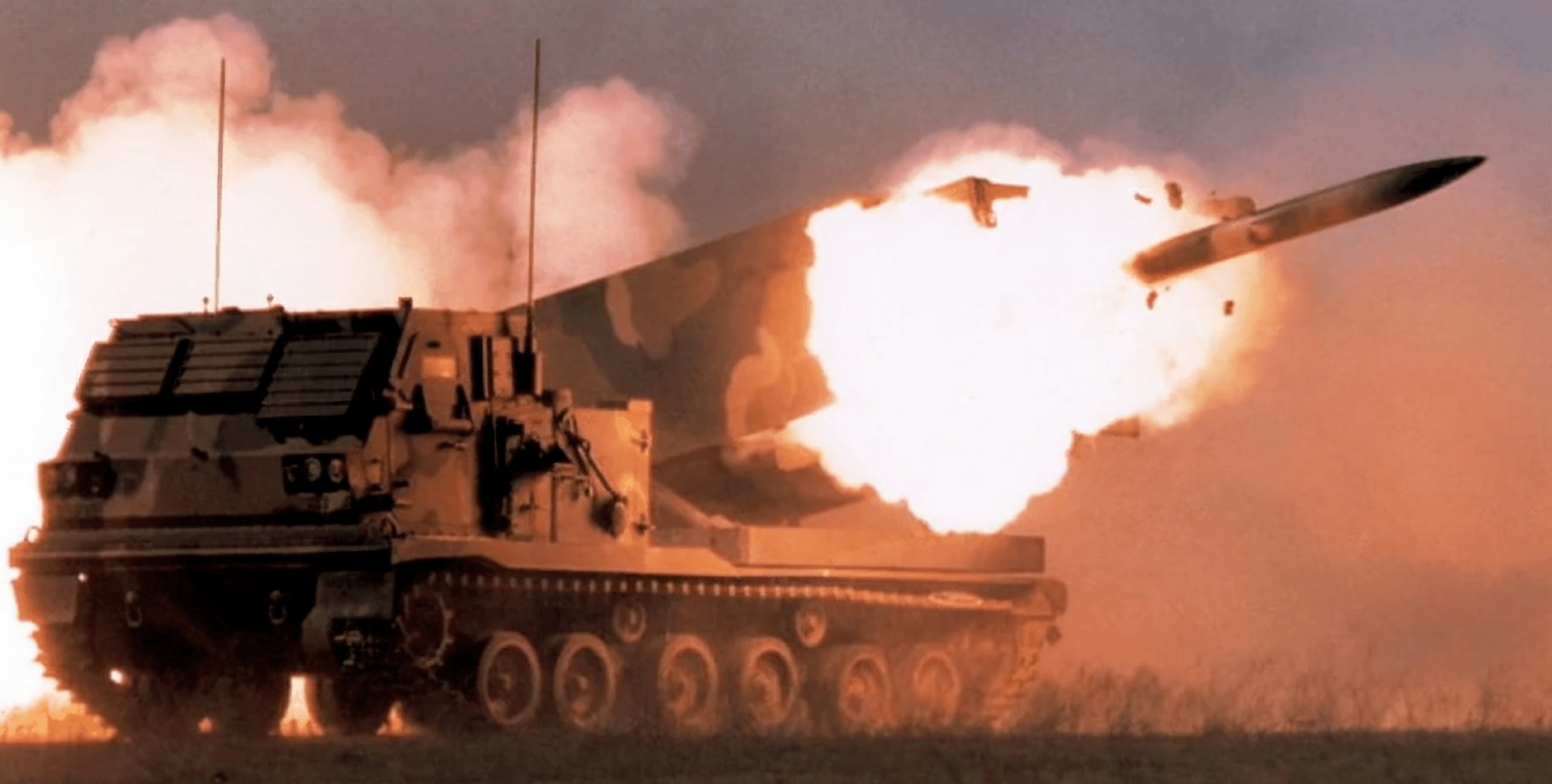 Три реактивні системи залпового вогню M270, які обіцяла передати Великобританія, вже в Україні