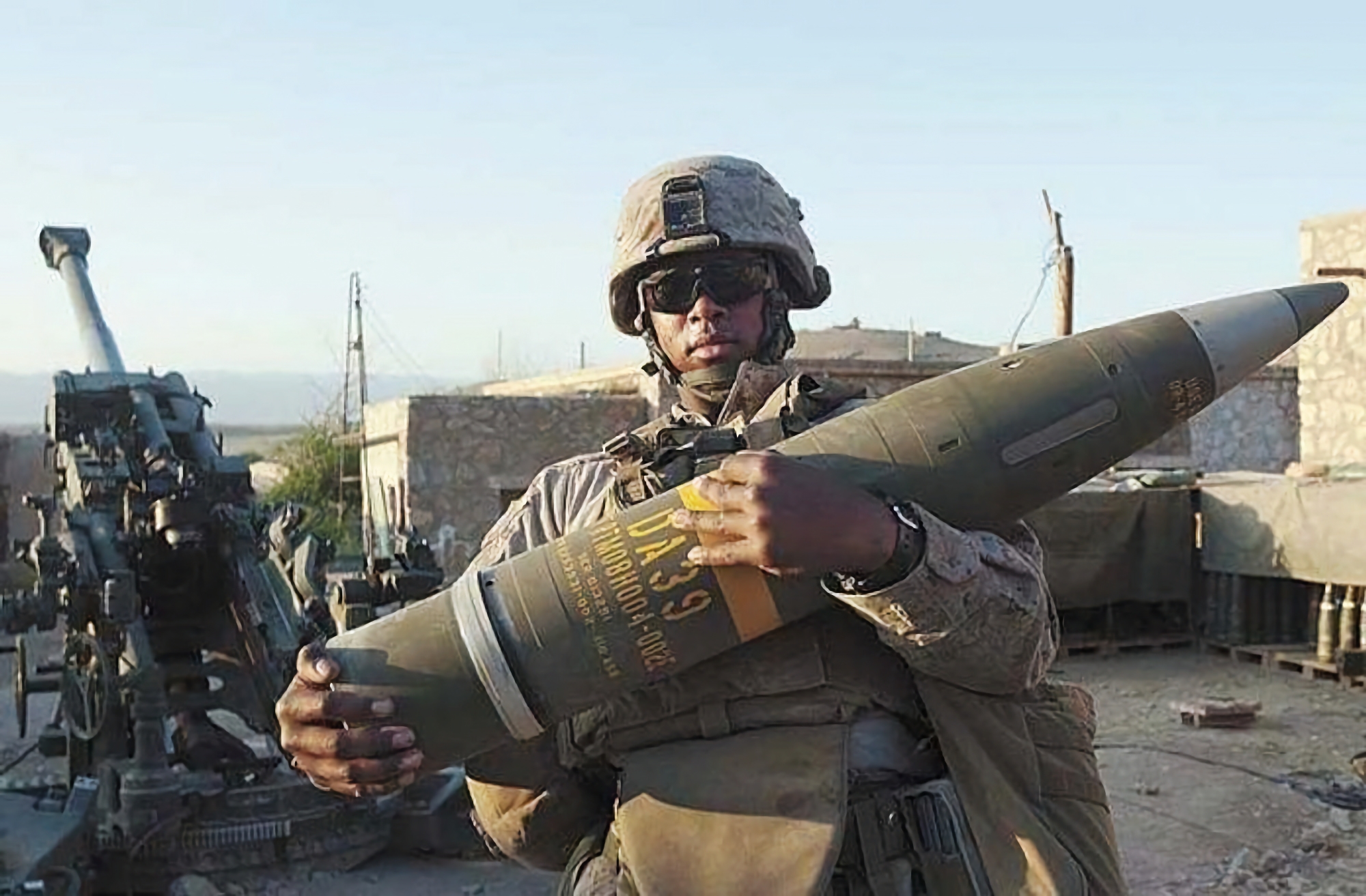 Contrat d'une valeur de 20.000.000 euros : L'armée espagnole achète des munitions de haute précision M982 Excalibur pour l'artillerie de 155 mm, qui peuvent atteindre des cibles situées jusqu'à 40,5 km de distance.